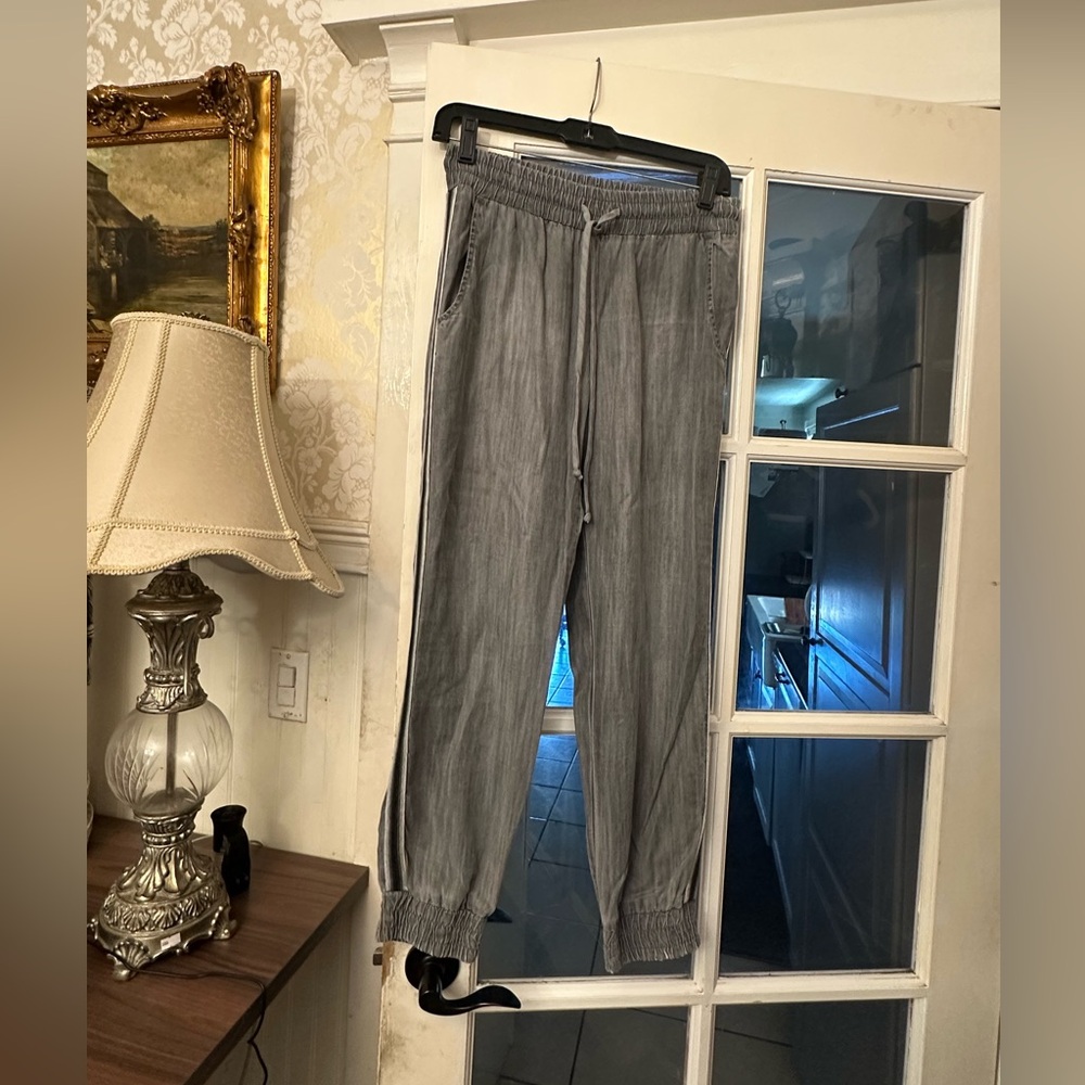 ✔️#25 BNWOT BELLA DAHL CHARCOAL JOGGERS $139